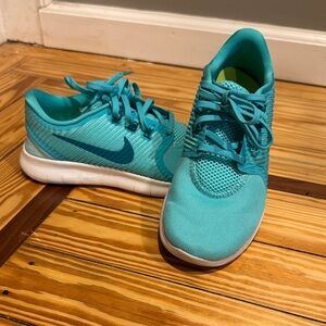 Nike Teal sneakers